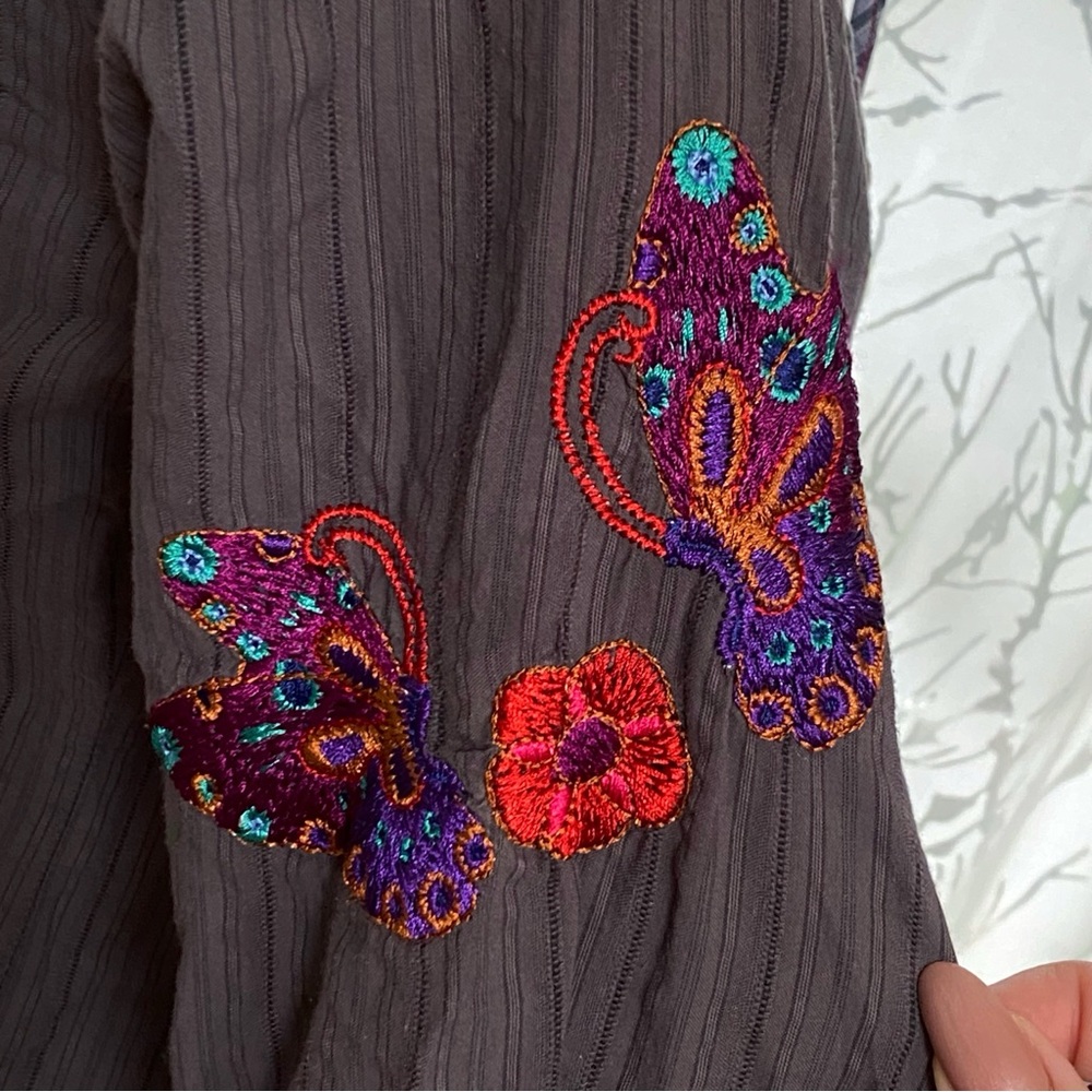 3J JOHNNY WAS flower butterfly heart embroidered gray long sleeve neck tie top - Picture 9 of 11